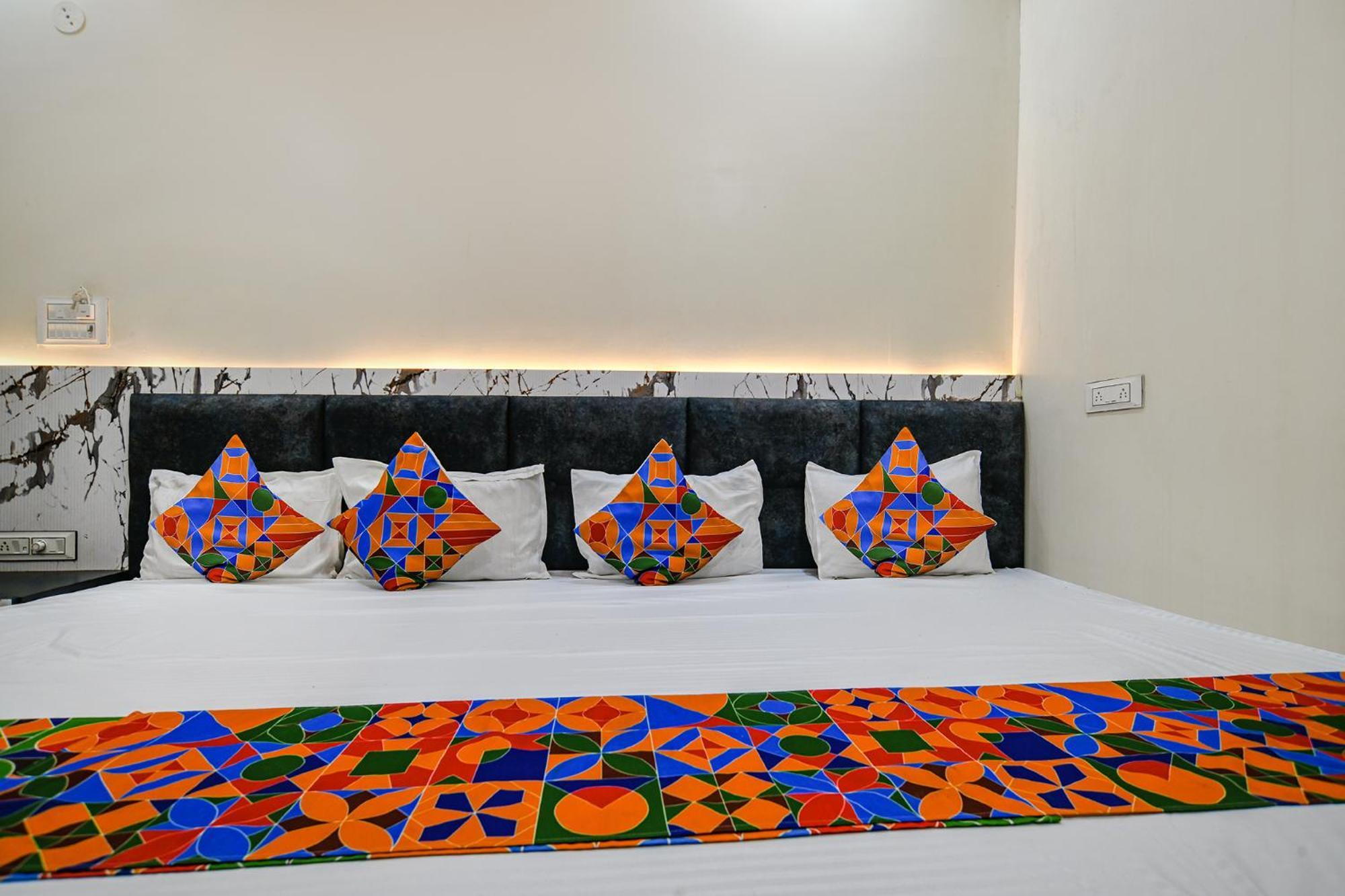 Fabexpress Orbit Hotel Ujjain Buitenkant foto